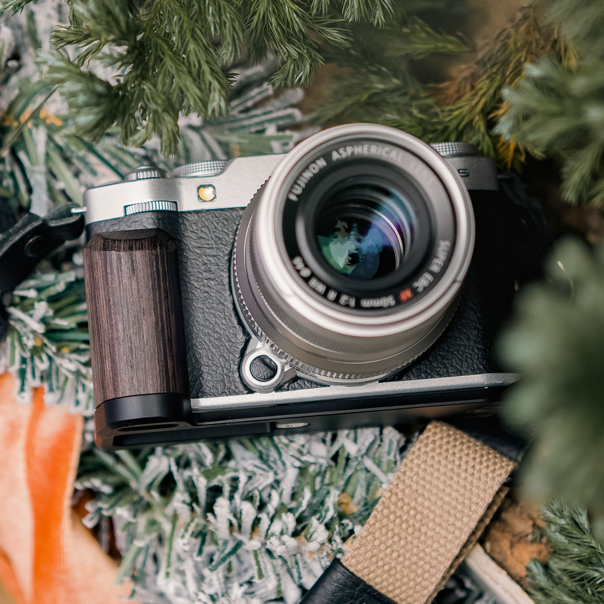 Mounting Baseplate with Wooden Grip for Fujifilm X-M5