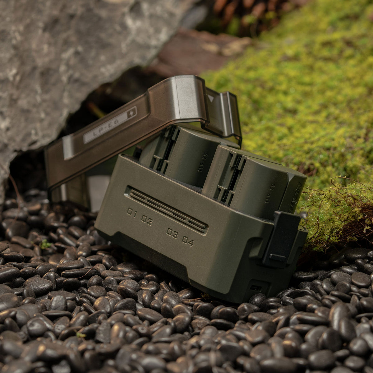 Tilta Portable Charging Station for Canon LP-E6 Battery (4 Channel) – Green