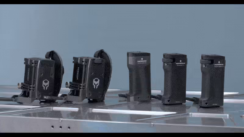 Tiltaing Side Power and Focus Handles