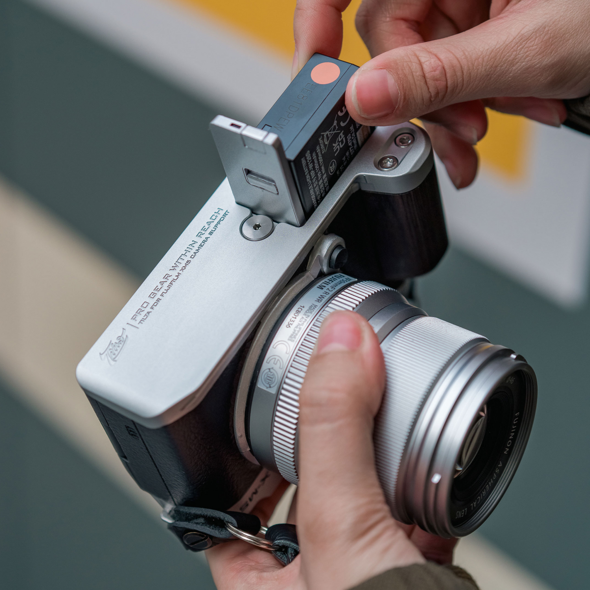 Mounting Baseplate with Wooden Grip for Fujifilm X-M5