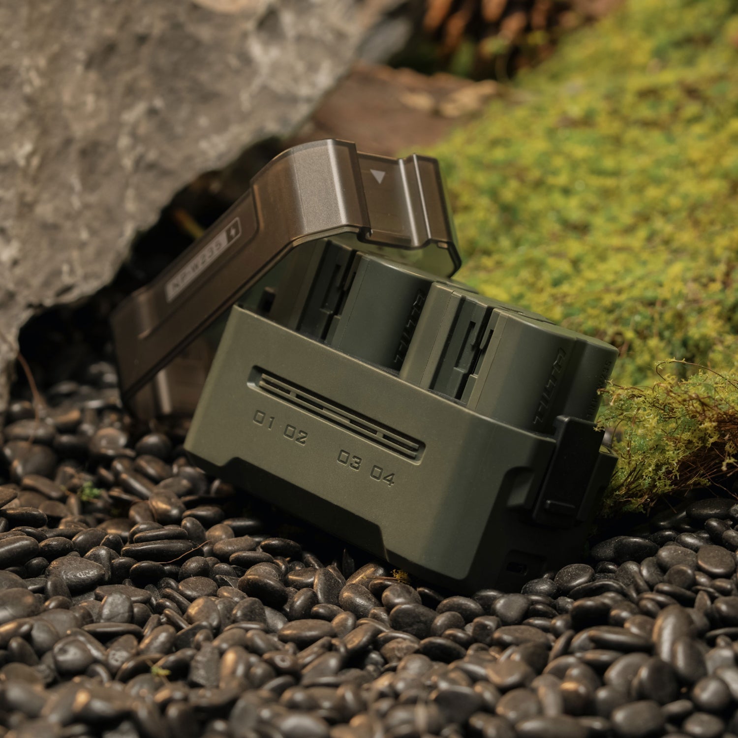 Tilta Portable Charging Station for Fujifilm NP-W235 Battery (4 Channel) – Green