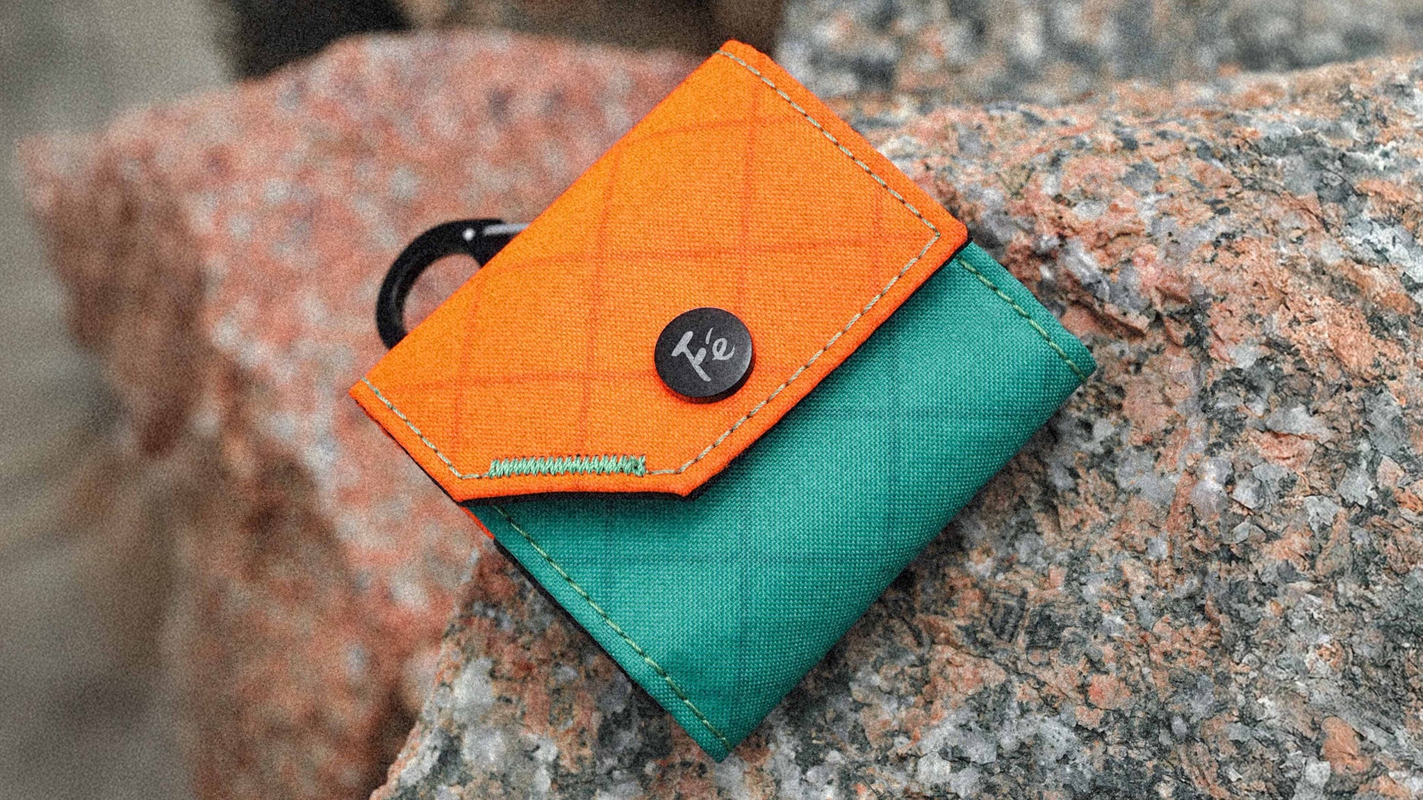 Fe X-Pac Earbud Carrying Case – Black/Grey