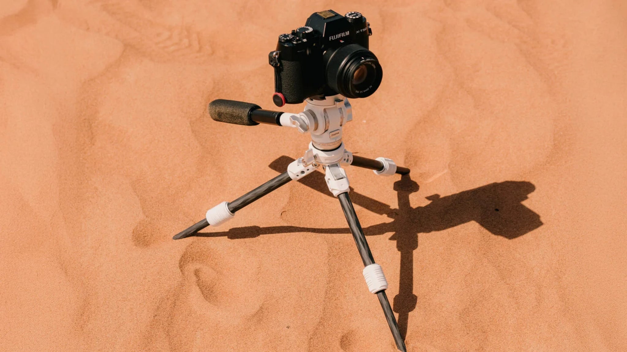 Tilta Tabletop Video Fluid Head with 1-Stage Carbon Fiber Tripod Legs (3KG)