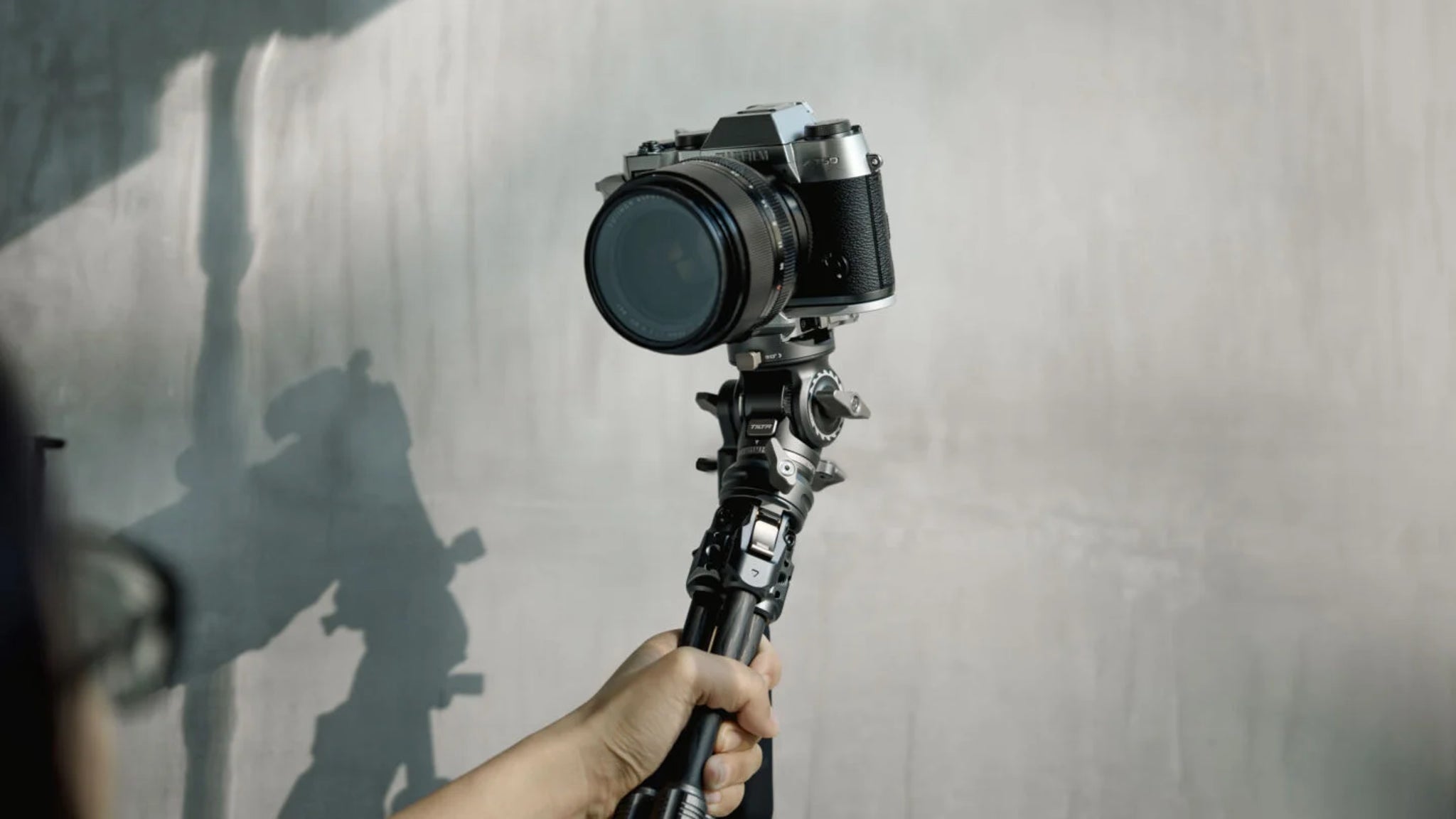 Tilta Tabletop Video Fluid Head with 1-Stage Carbon Fiber Tripod Legs (3KG)