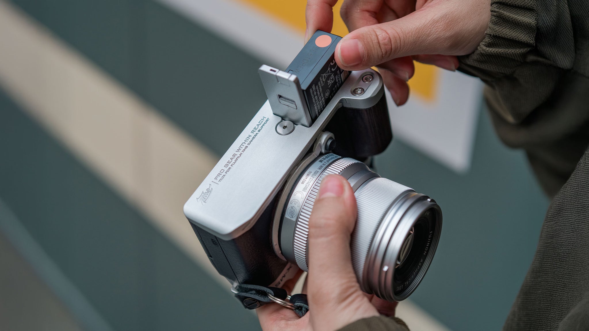 Mounting Baseplate with Wooden Grip for Fujifilm X-M5